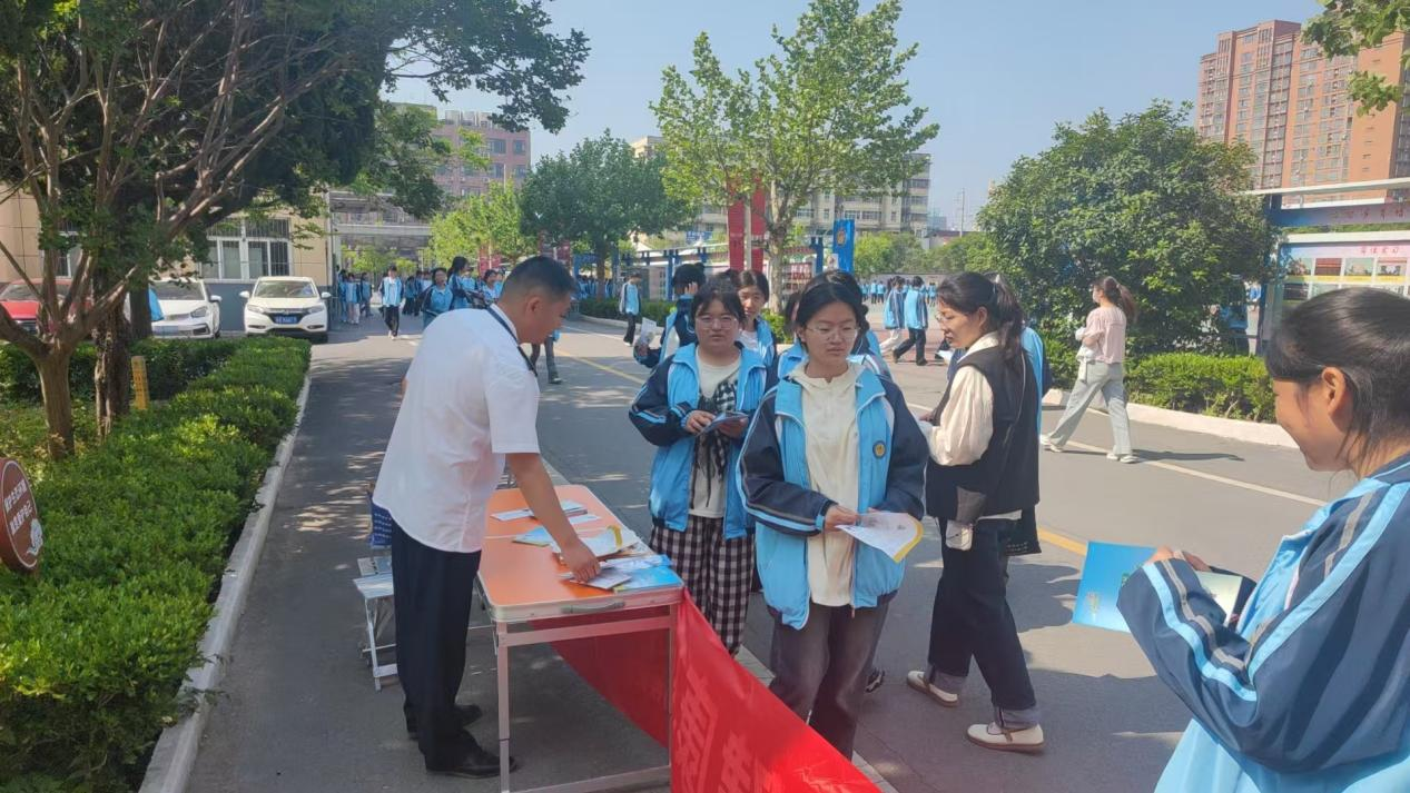 安徽省太和县《职业病防治法》宣传周活动走进校园