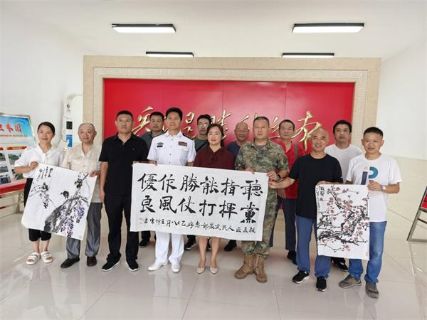 安徽阜阳：书画进军营 翰墨抒豪情