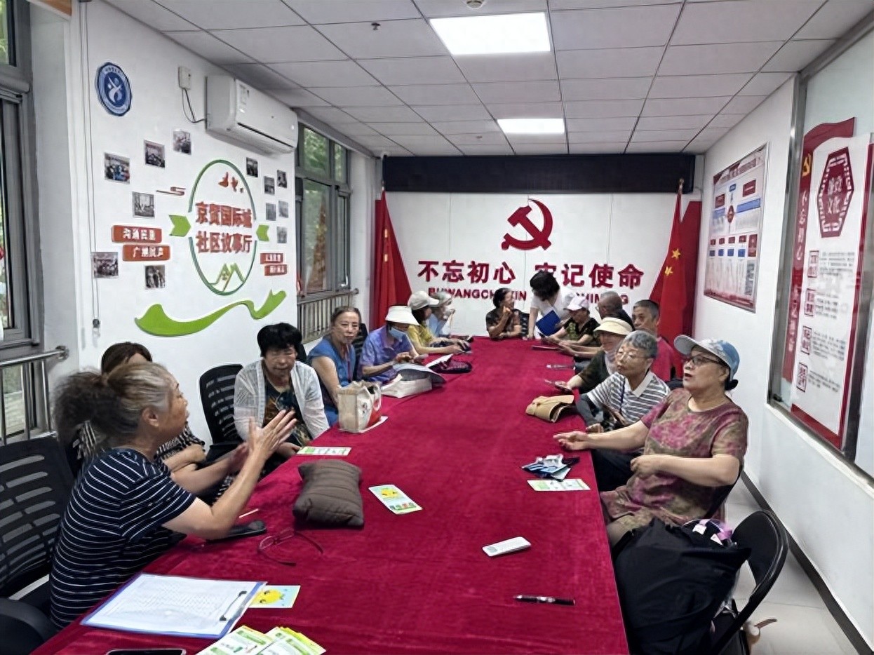 “青春绿”牵手“志愿红”，“环保岗”按下