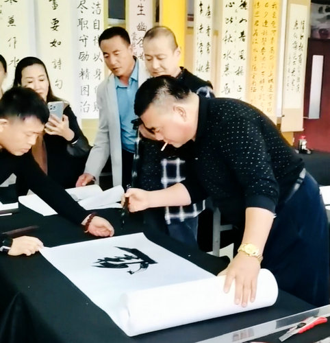 书法家栗森豪：丹青绘初心 墨舞新时代