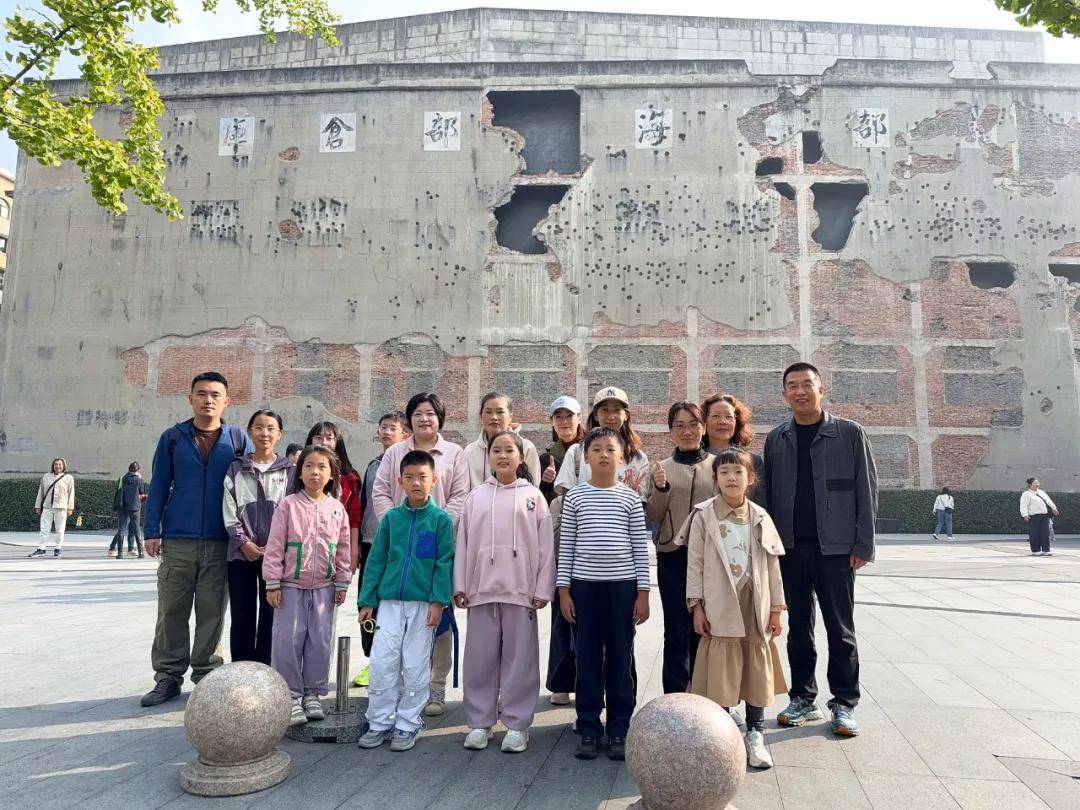 武学源研学营徒步外滩8公里：踏峥嵘岁月，