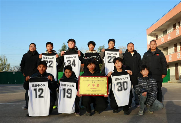 挥洒汗水铸辉煌 奋勇拼搏谱新篇 ——安徽