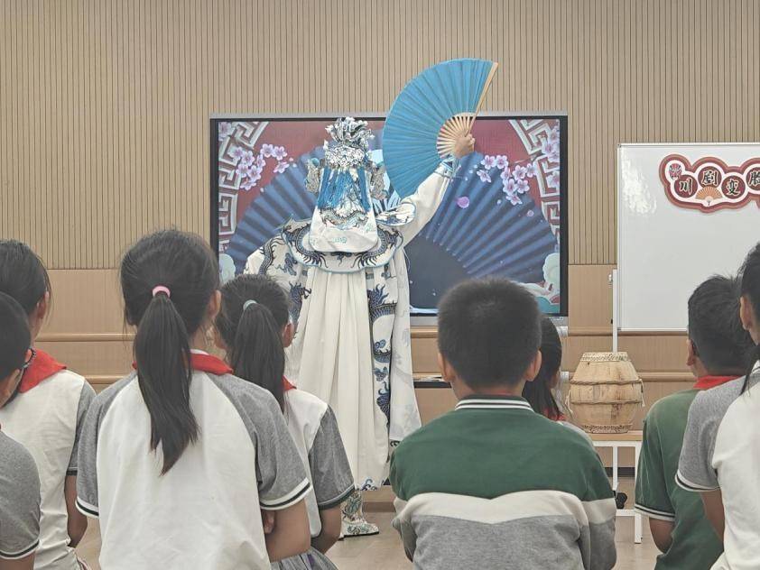 从非遗传承到数字赋能，成都艺术课改的“迭