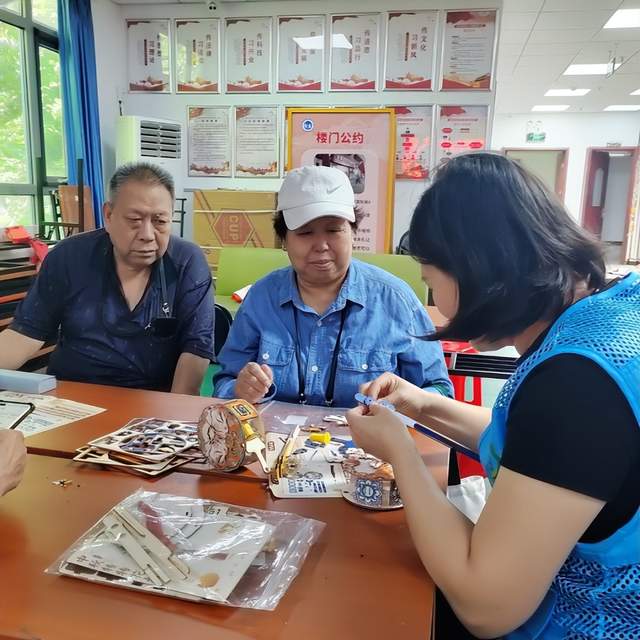 月满中秋话团圆 邻里同乐暖人心